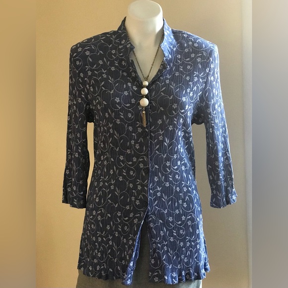 Drapers and Damons Blue /White Embroidered Flowers Collared Button Top Size P XL - Picture 1 of 12